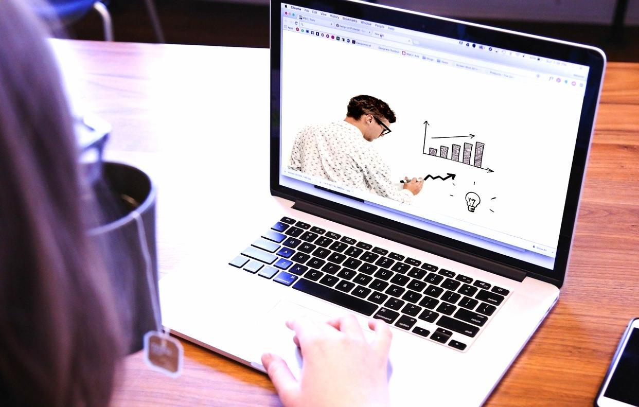 Phenyvoria Team bei der gemeinsamen Arbeit